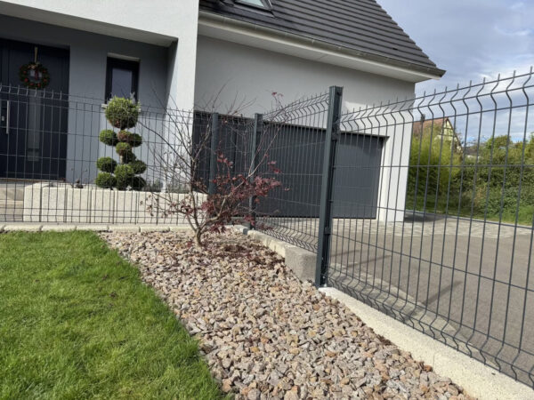 Vente et pose de grillages, panneaux rigides et cl&ocirc;tures b&eacute;ton vers Ensisheim et Mulhouse Saint-Louis 1